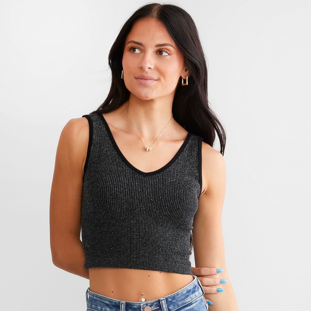 BKE‎ Essentials Cropped Metallic and Black Ribbed Tank Brami Size M/L